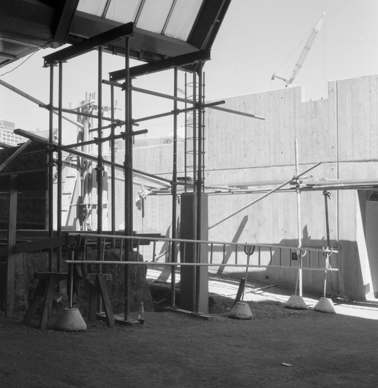 h. Pedestrian subway, Lambton Quay to Railway Station