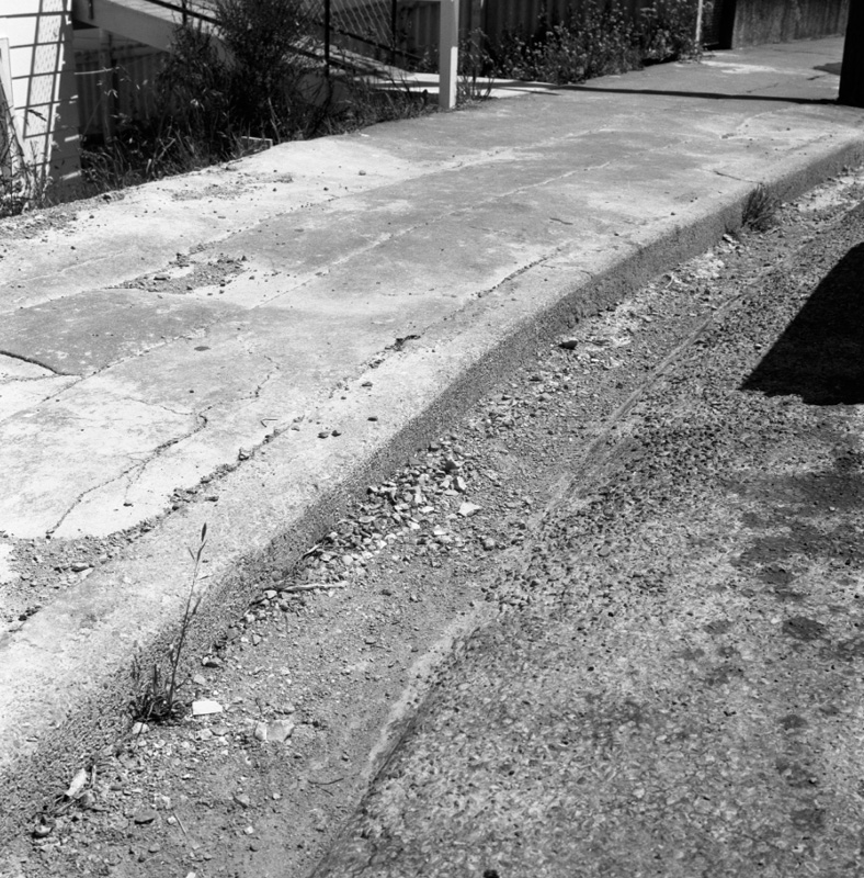 a. Footpath, No 44 Washington Avenue