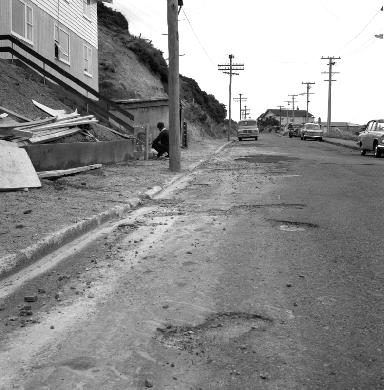 e. State of footpath and road, No 11C Lonsdale Crescent