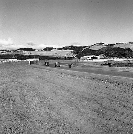 l. Streetscape, Cobham Drive, Calabar Road. Motor vehicles