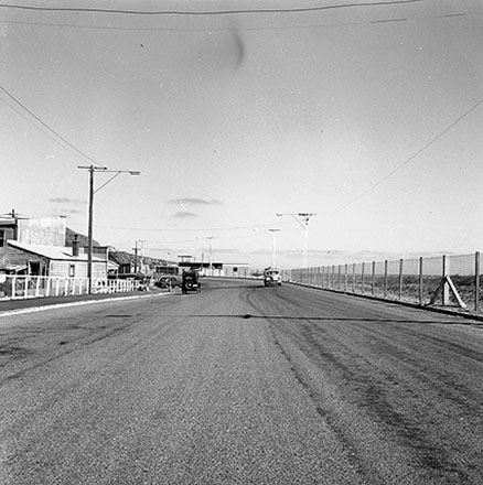 o. Streetscape, Cobham Drive, Calabar Road. Motor vehicles