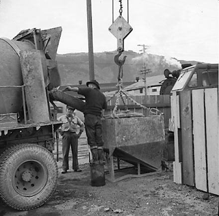 a. Steam train in background, commercial building of New Zealand Shipping Company