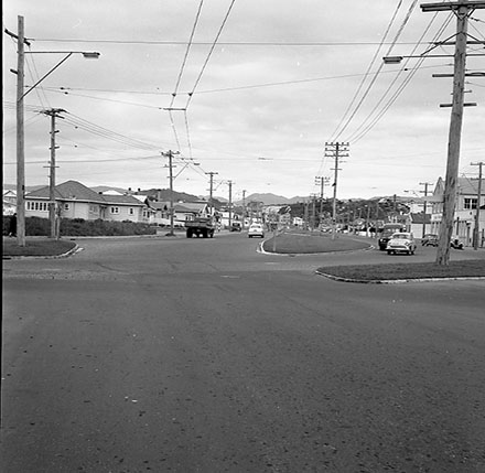 d. Streetscape, Rongotai Road and Kilbirnie Crescent Intersection, Kilbirnie