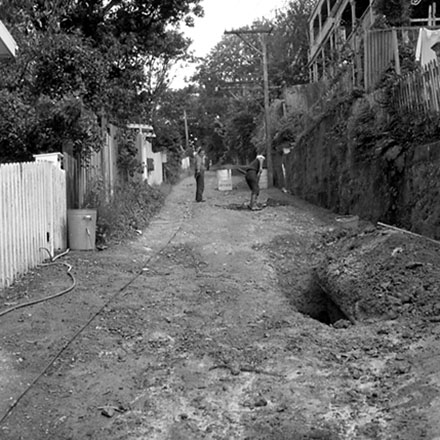 Patanga Crescent, Drainage