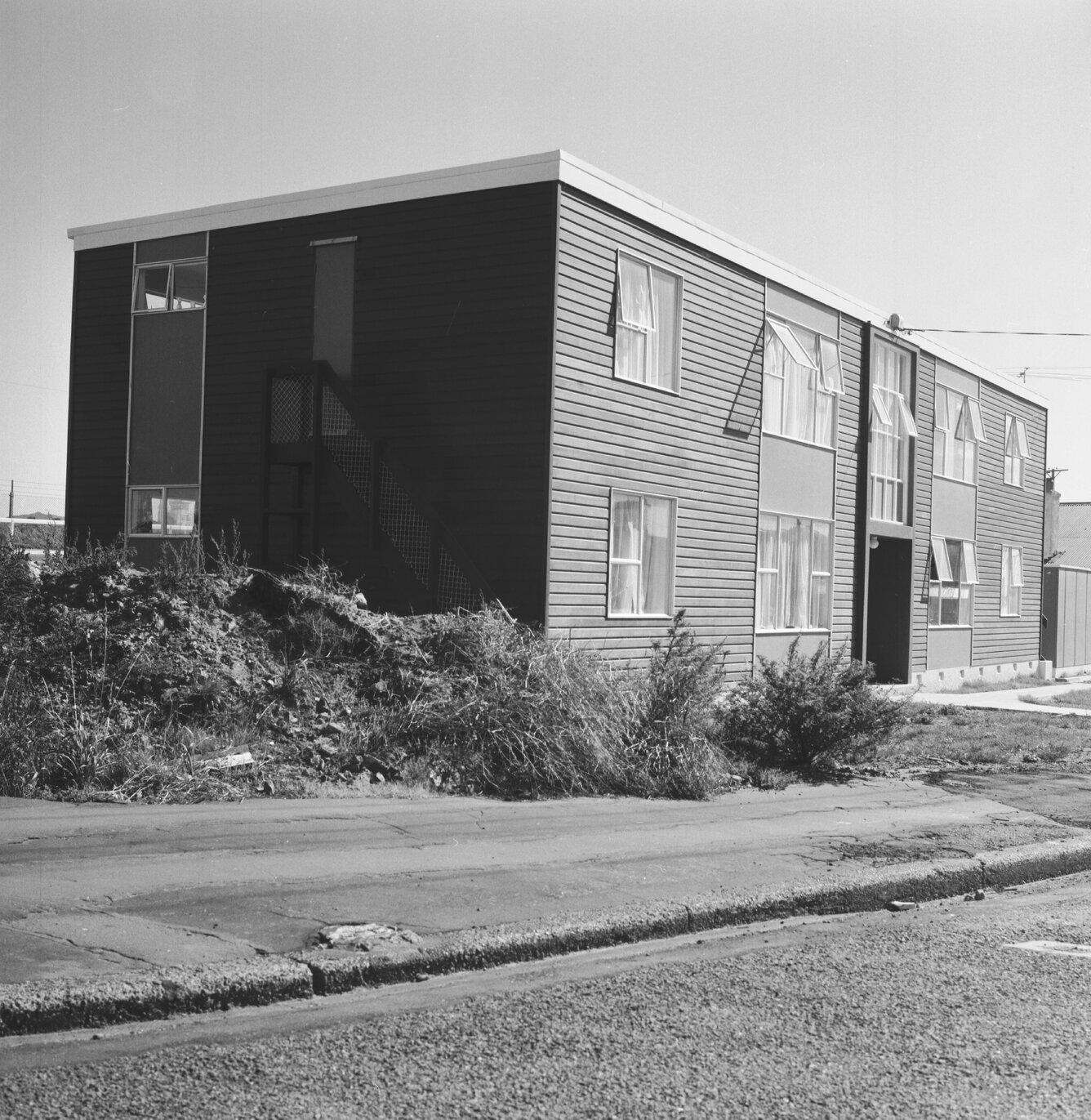 d. Flats, Hanson Street, Mansfield Street and Miro Street