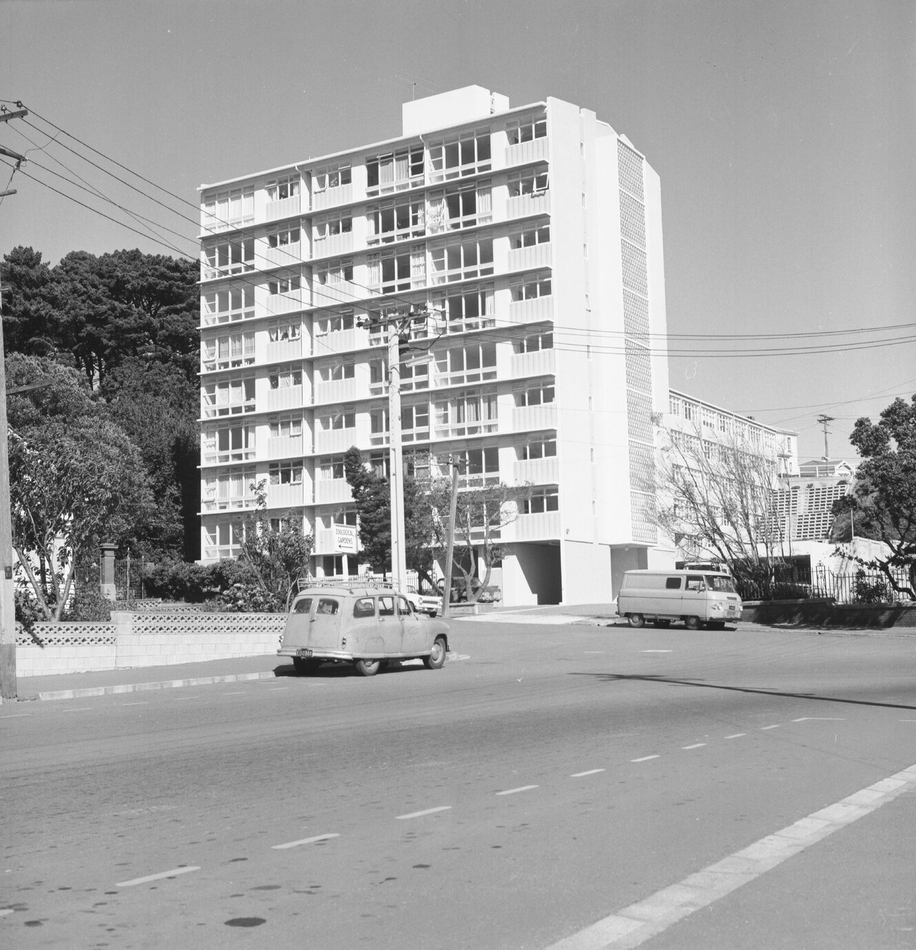 e. Flats, Hanson Street, Mansfield Street and Miro Street
