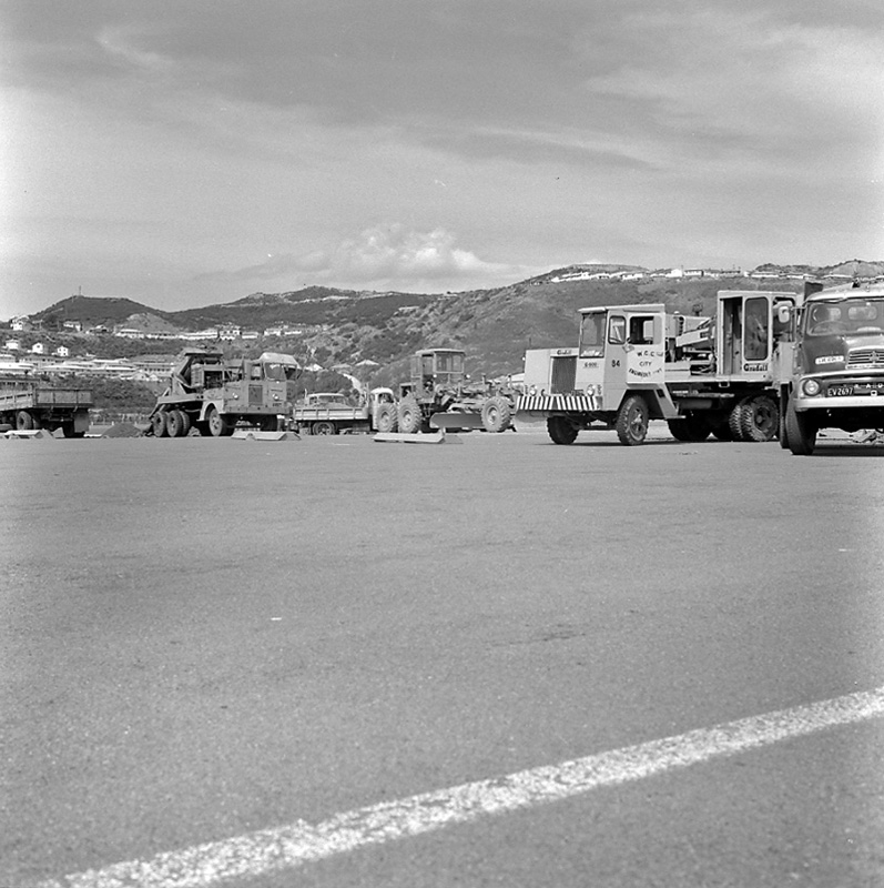 e. Paving machines and gang