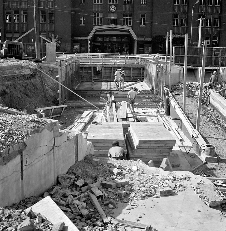 a. Construction pedestrian subway, Lambton Quay to Railway Station