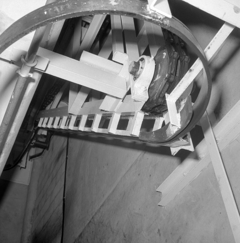 m. Abattoirs, details of conveyor system