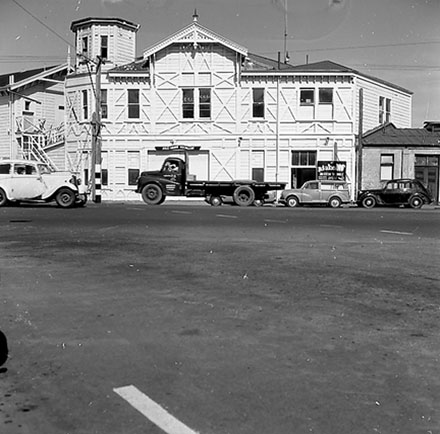 c. Star Boating Club and Wellington Rowing Club, Jervois Quay
