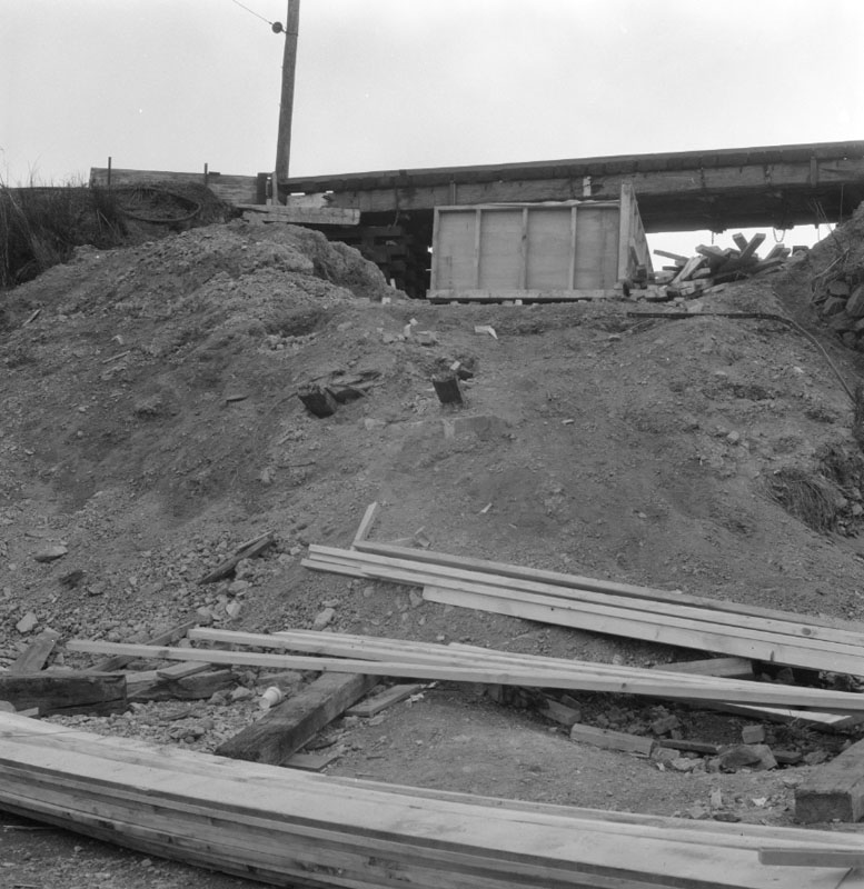 a. New bridge, Awarua Street Railway Station
