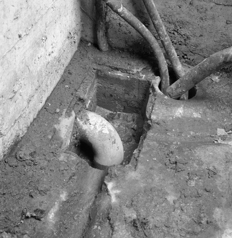 c. No 42 Webb St. sewer flooding from blockage in No 44 Webb St