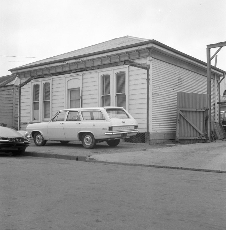 b. No 123 Vivian St, W and R Jack Ltd