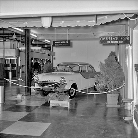 i. Motor vehicle in display from Manthel Motors