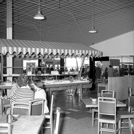 c. Wellington Airport, Restaurant