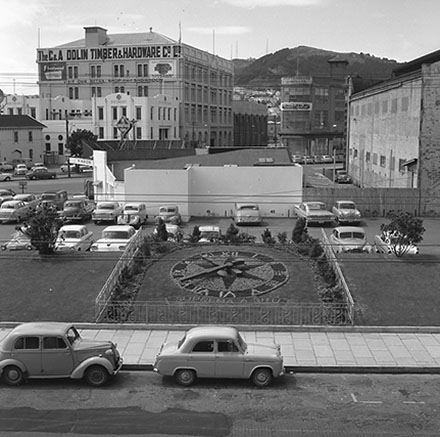 Floral Clock, Lower Cuba Street