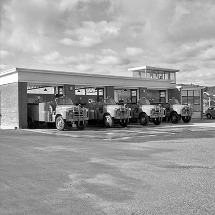 f. Wellington Airport, Emergency Services, Fire Engines