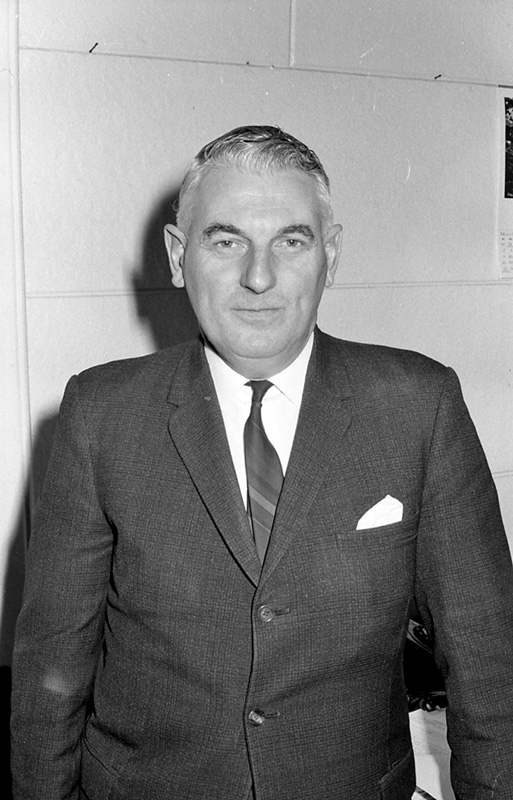 u. Mr Gott, Mr Mole, Mr Willard, or Mr Andy Ward