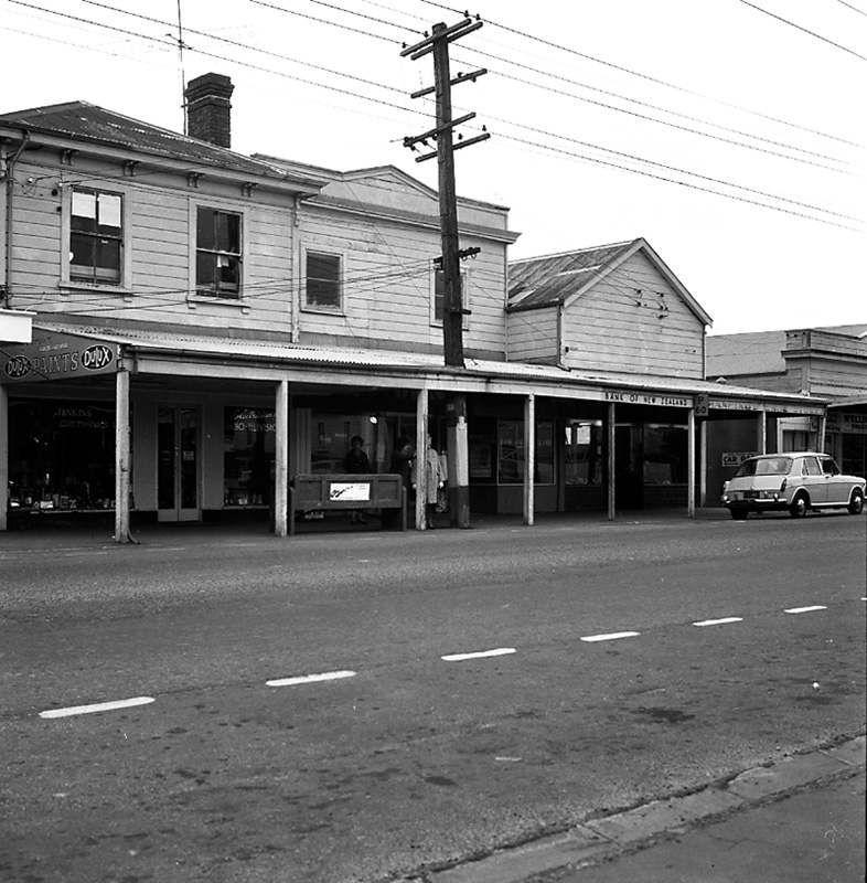 a. Nos 248-250 Main Rd, Karori - Old Karori Bakery. Nos 236-256 Main Rd, Karori - Comprehensive retail redevelopment