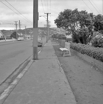 a. Bus Stop, Broadway, Strathmore