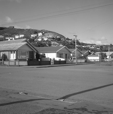 a. Streetscape, Argentine Avenue