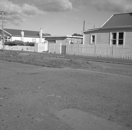 c. Streetscape, Argentine Avenue