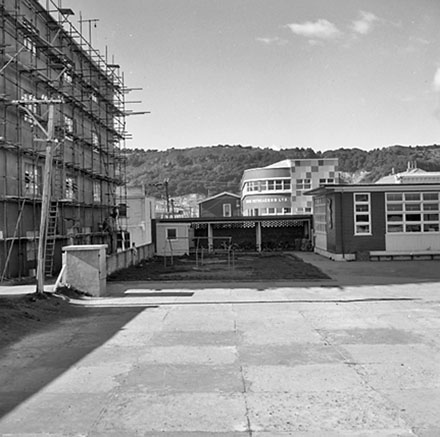 k. Sages Lane, near Mount Cook School