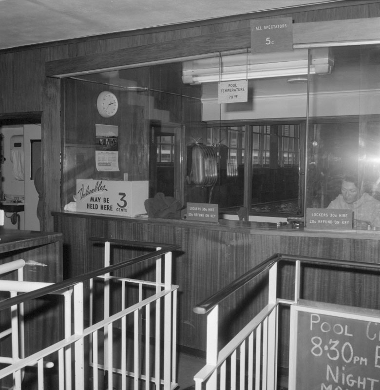 c. Warning notices, Freyberg Pool