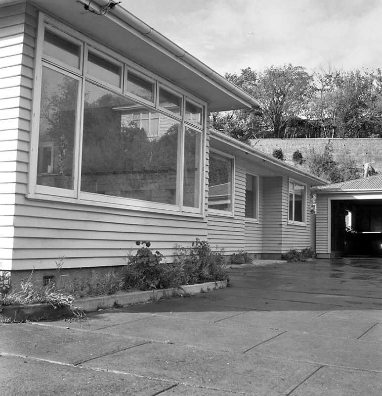 b. Nos 205-207 Tinakori Rd