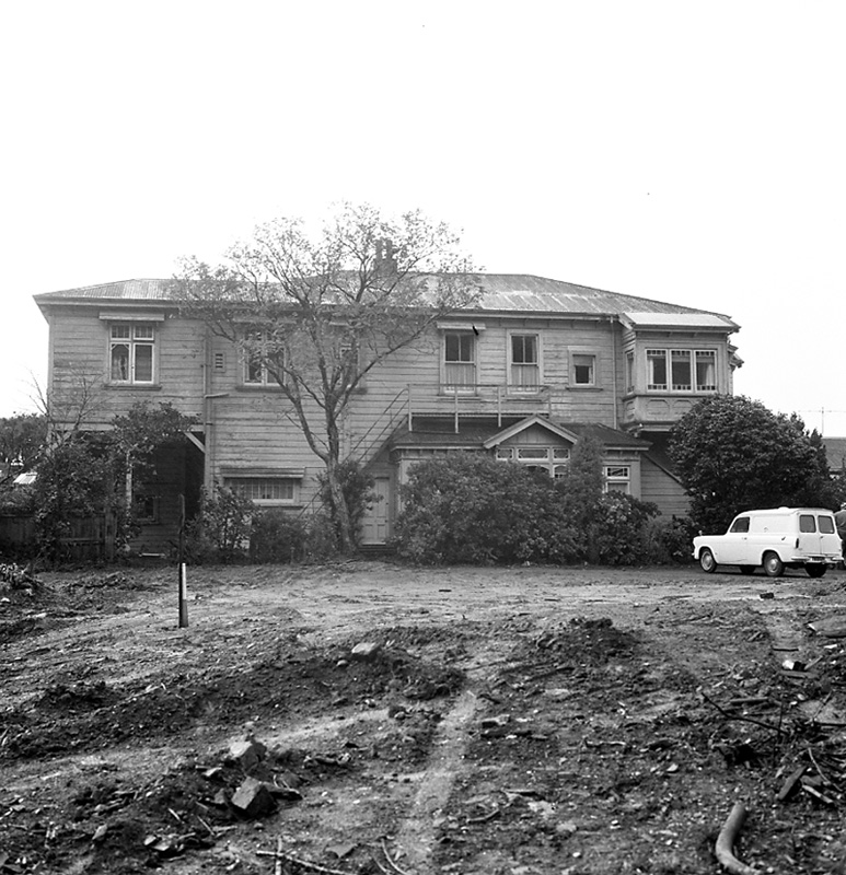 b. No 70 Hill St