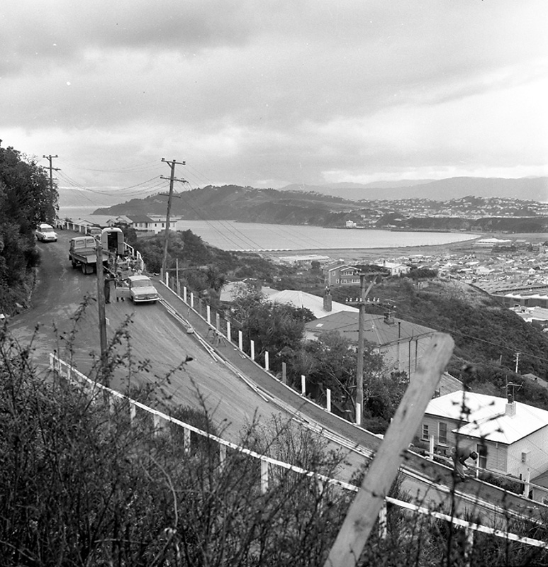 b. Hornsey Rd, intersection, Sutherland Rd