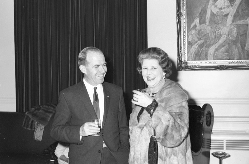 ae. Council Chamber, presentation to Mr Pritchard, GM of Transport Dept