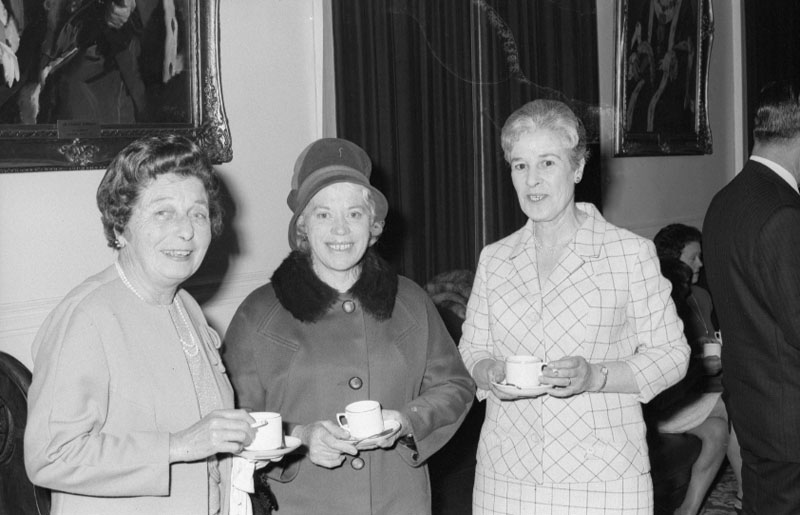 e. Council Chamber, presentation to Mr Pritchard, GM of Transport Dept