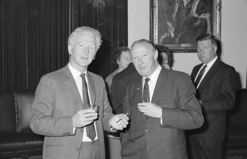 h. Council Chamber, presentation to Mr Pritchard, GM of Transport Dept