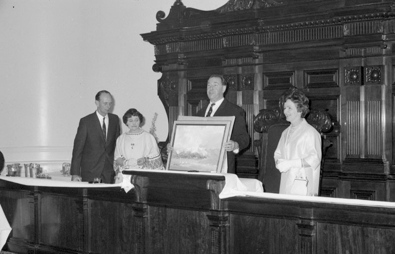 p. Council Chamber, presentation to Mr Pritchard, GM of Transport Dept
