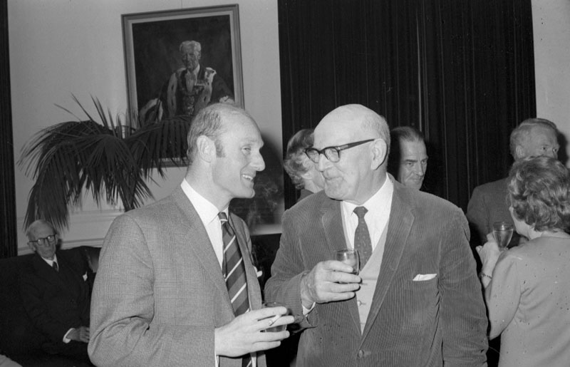 x. Council Chamber, presentation to Mr Pritchard, GM of Transport Dept