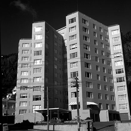 p. Wharenui Appartment Building, Oriental Parade