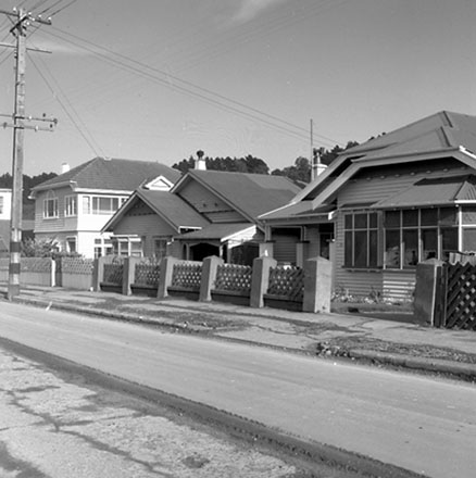 h. Streetscape, Moxham Avenue, Hataitai