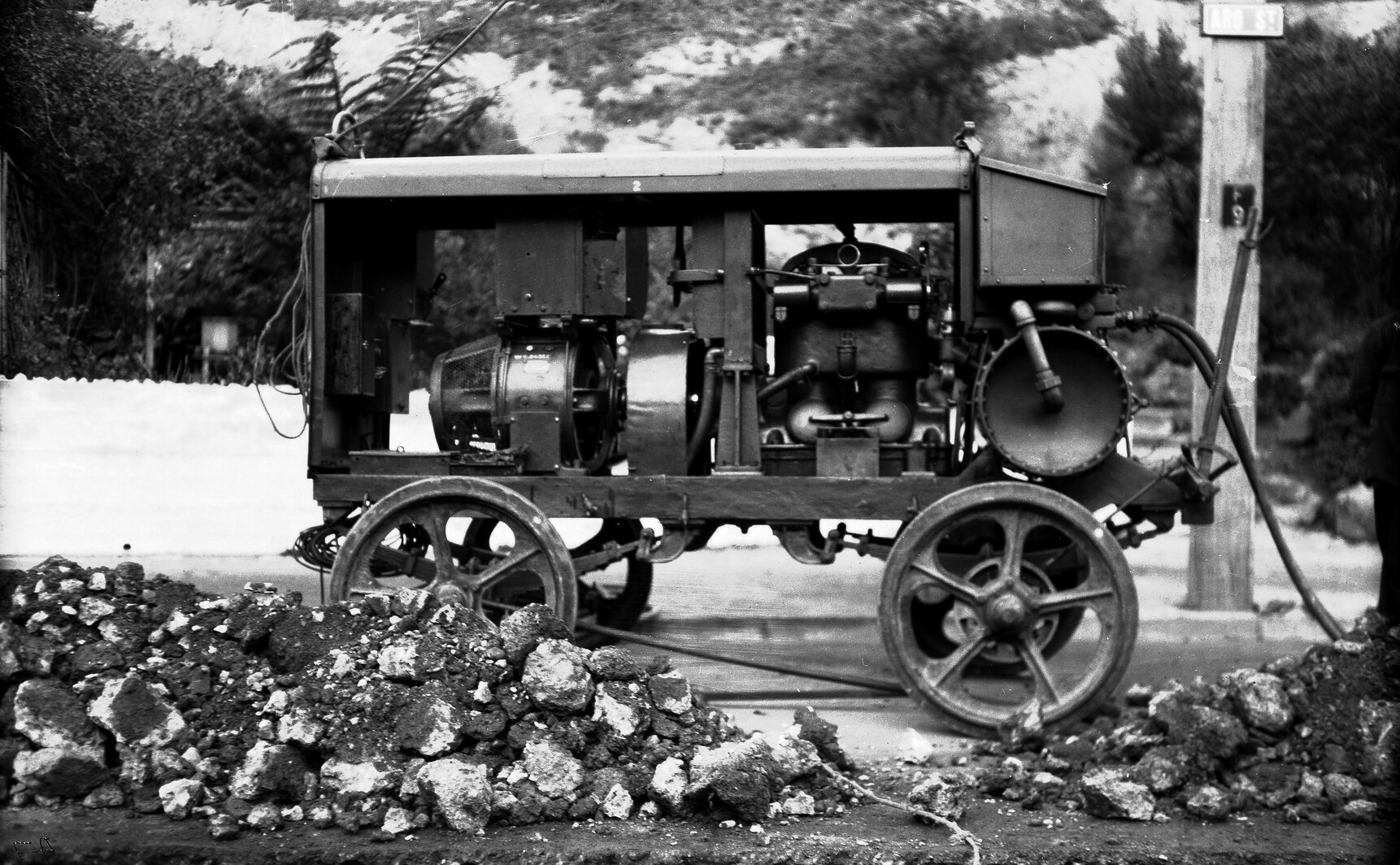 Aro Street, Compressor