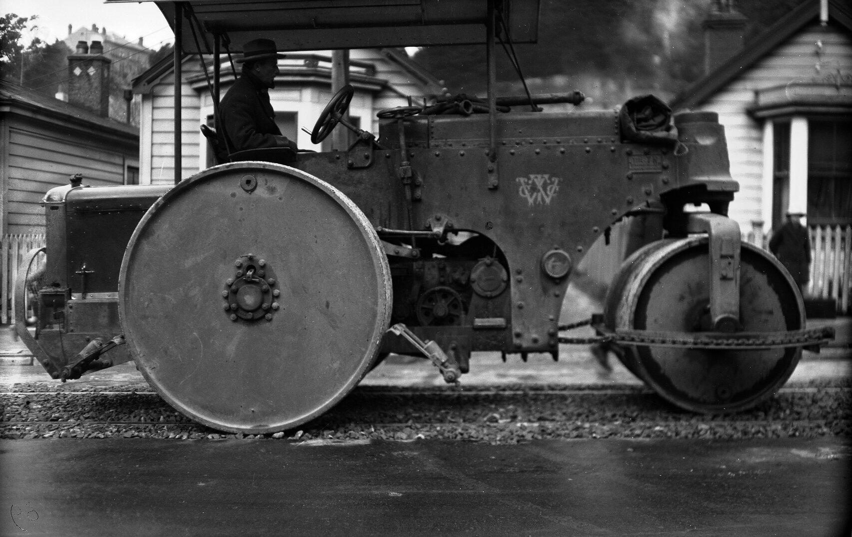 Aro Street, workmen with Petrol Roller
