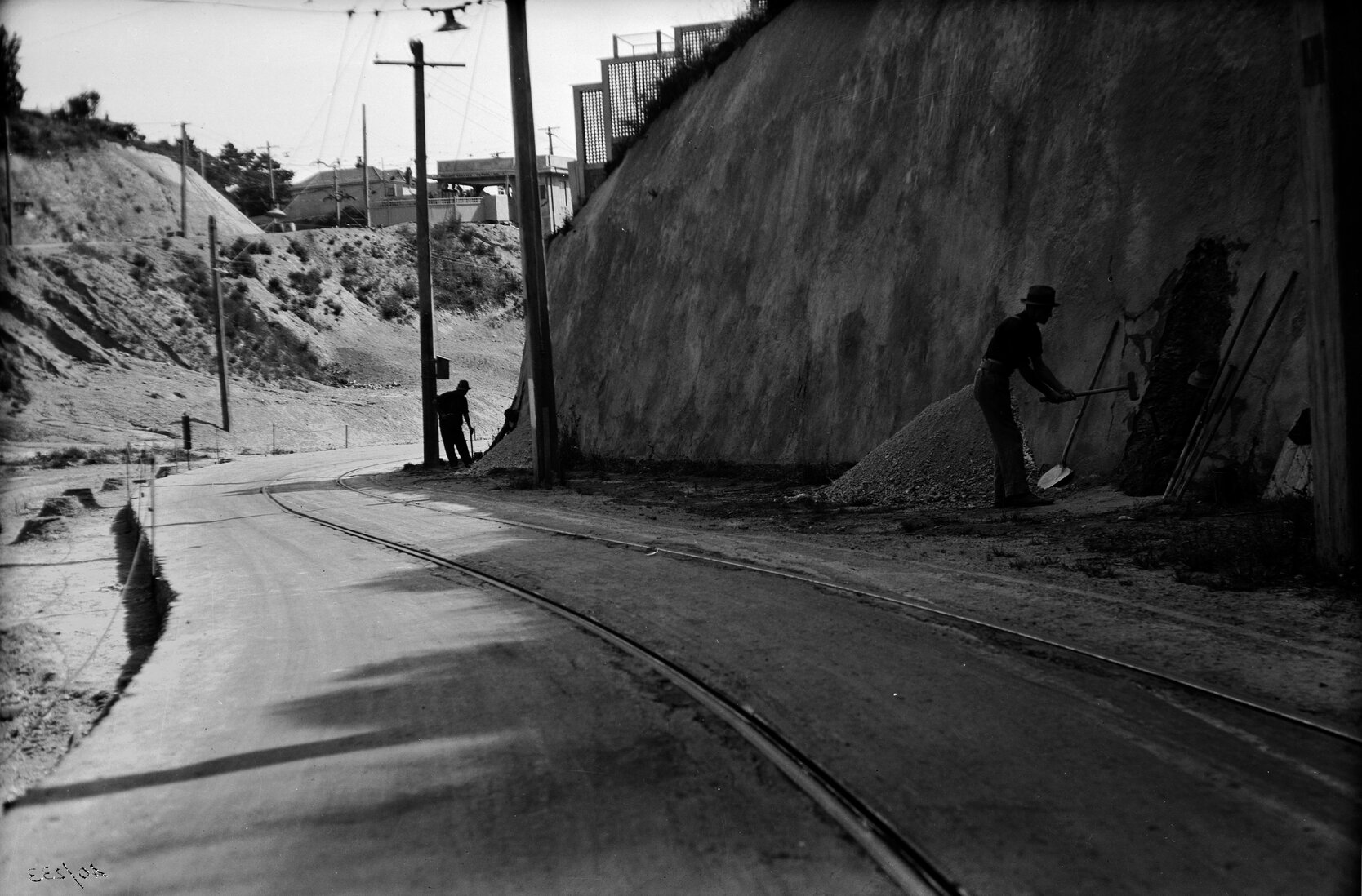 Glenmore Street, work on tramline