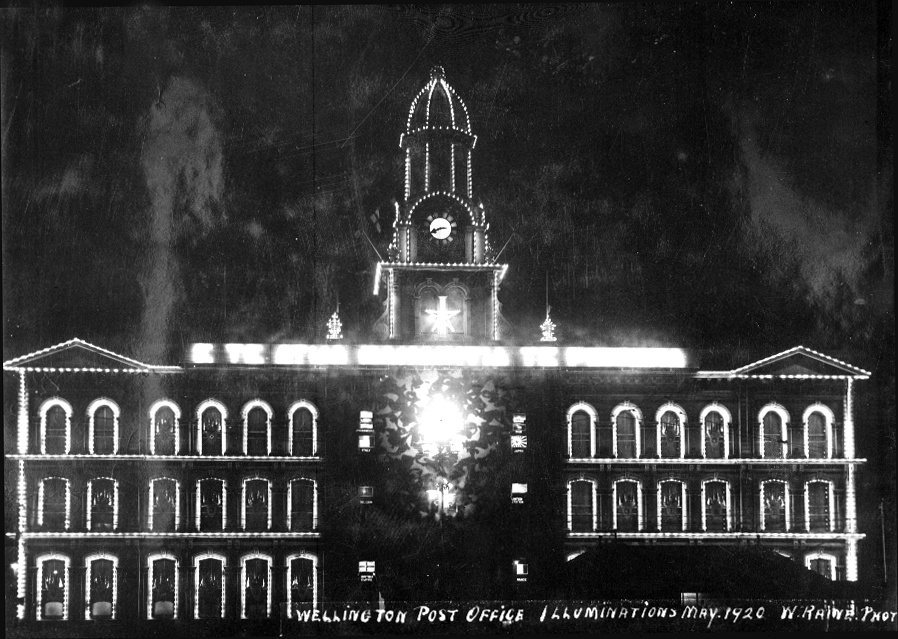 Wellington Post Office illuminations, E Te Atua Manakitia Te Piriniha, Prince of Wales visit