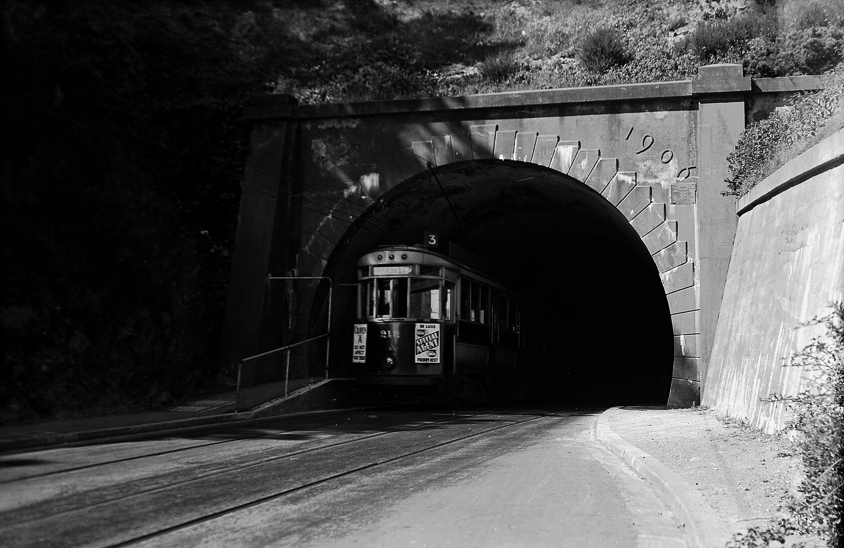 Seatoun bound Tramcar, no. 218 entering Seatoun Tunnel , City Portal