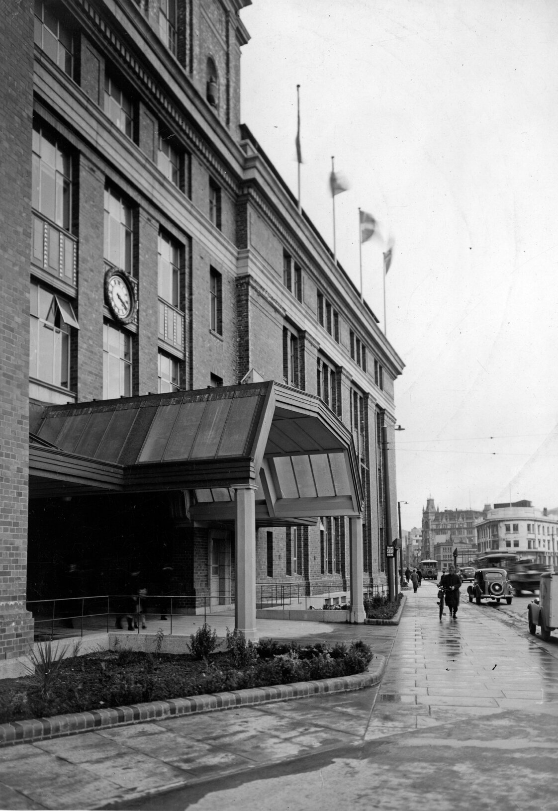 Wellington Railway Station, west side entrance, Thorndon Quay