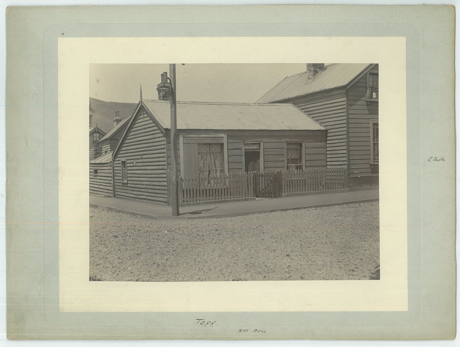 Corner Allen and Grainger Streets, East facing