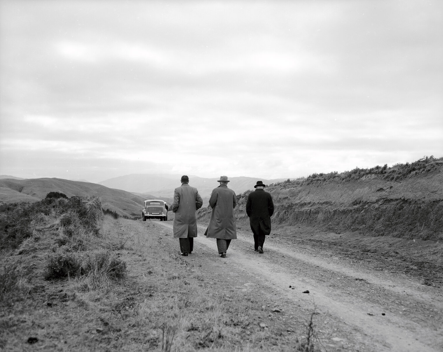 Mayor R.L. MacAlister with Mr. Carmichael (Waterworks Engineer Wellington City Council) &amp; Reporter
