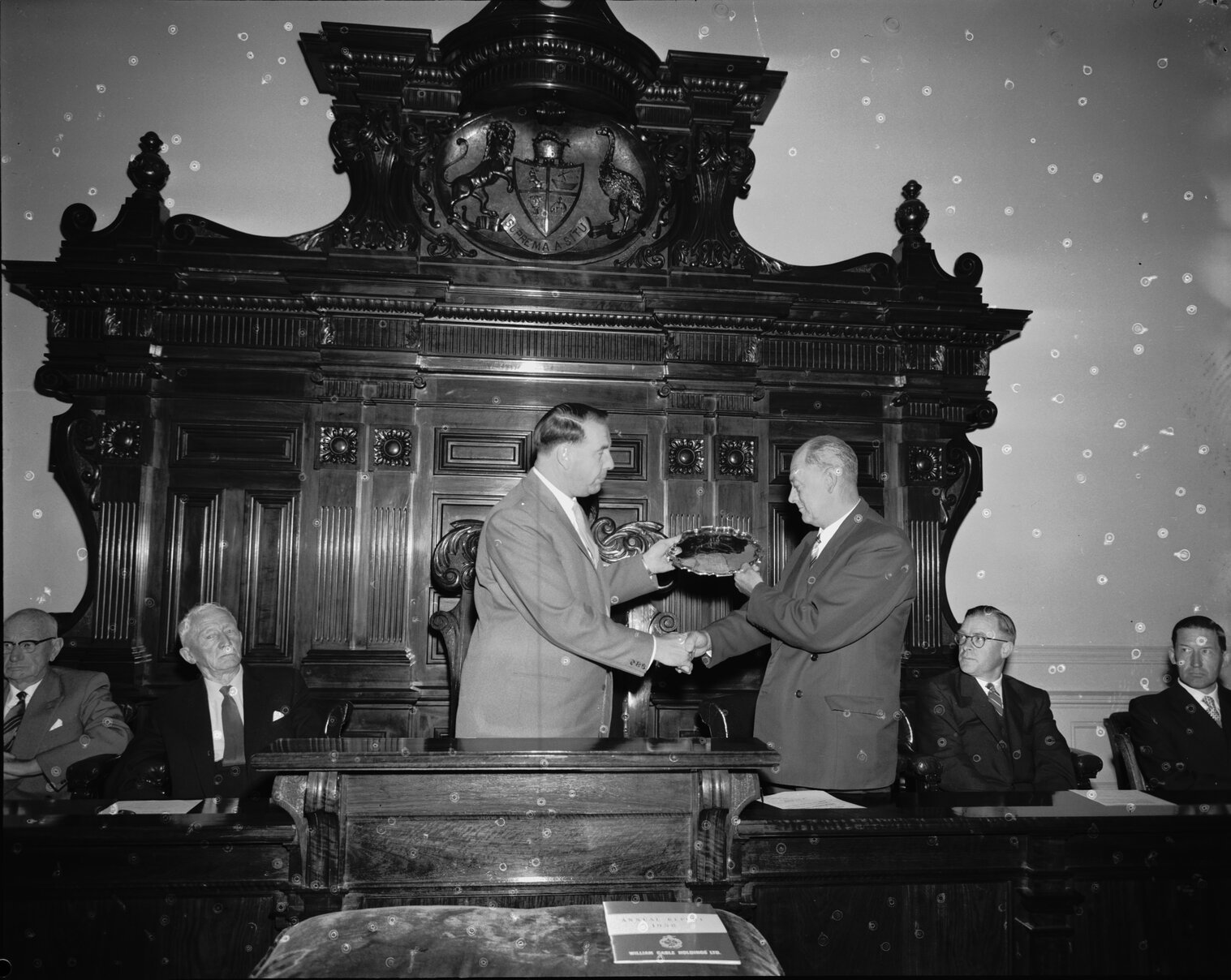 New Zealand Accountant's Award. Presented to Wn Cable Holdings Ltd