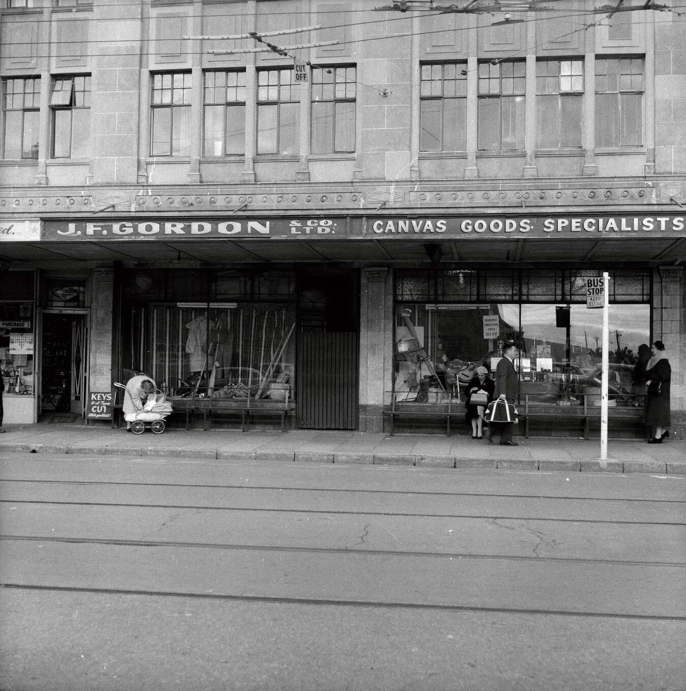 Unsightly Garages &amp; Signs (George Porter, Councillor, Wellington City Council's inctus)