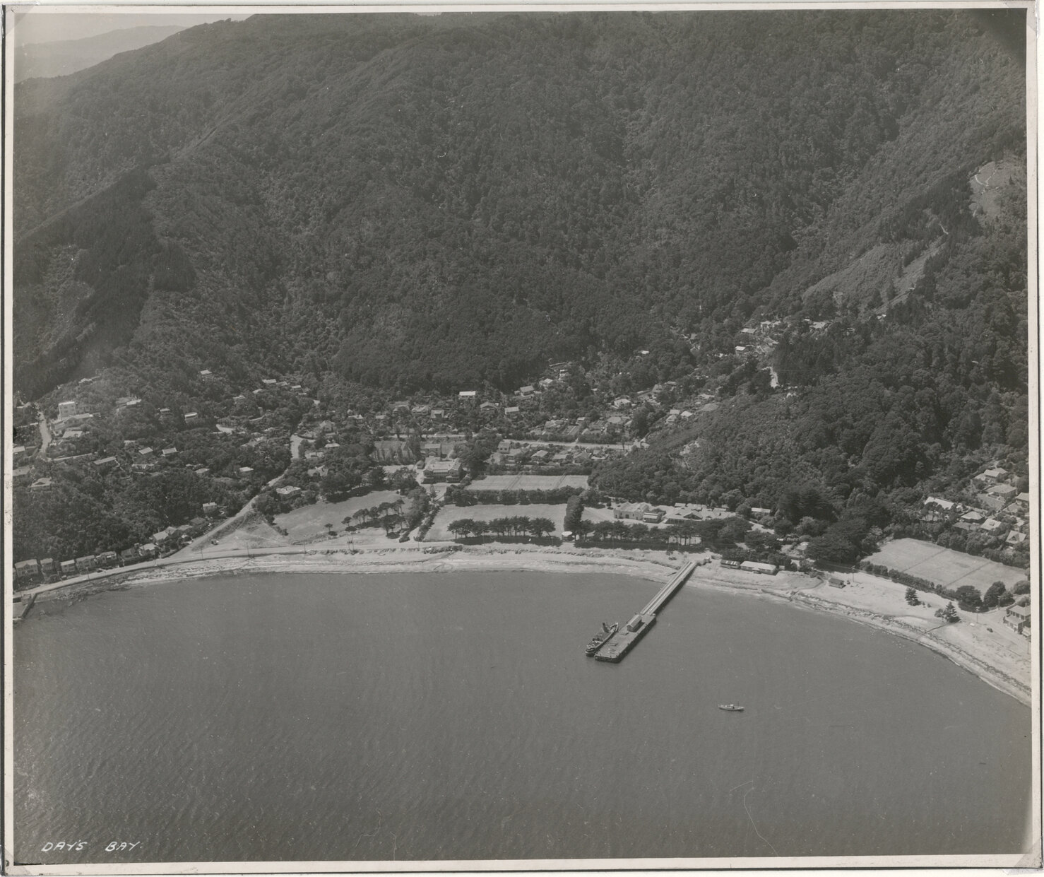 Aerial View of Wellington 1947, Days Bay, Eastbourne