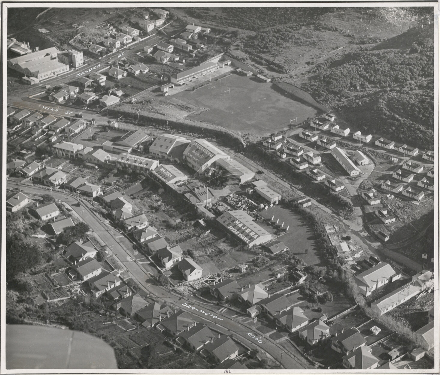 Aerial View of Wellington 1947, Miramar, Close view Darlington Road - Weka Street
